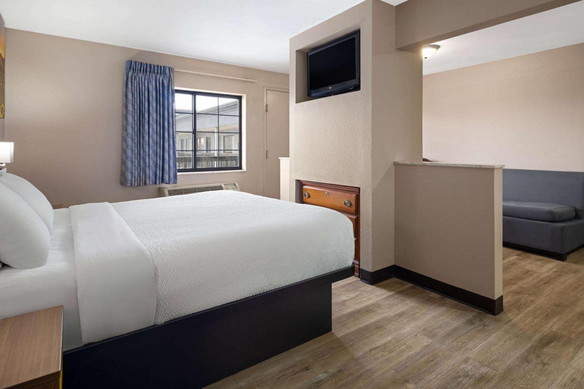 Days Inn & Suites By Wyndham Kokomo Exterior foto