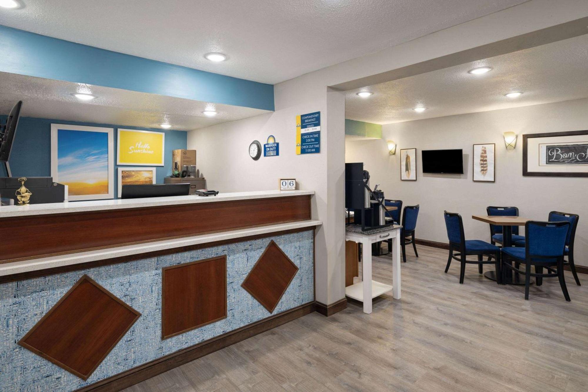 Days Inn & Suites By Wyndham Kokomo Exterior foto